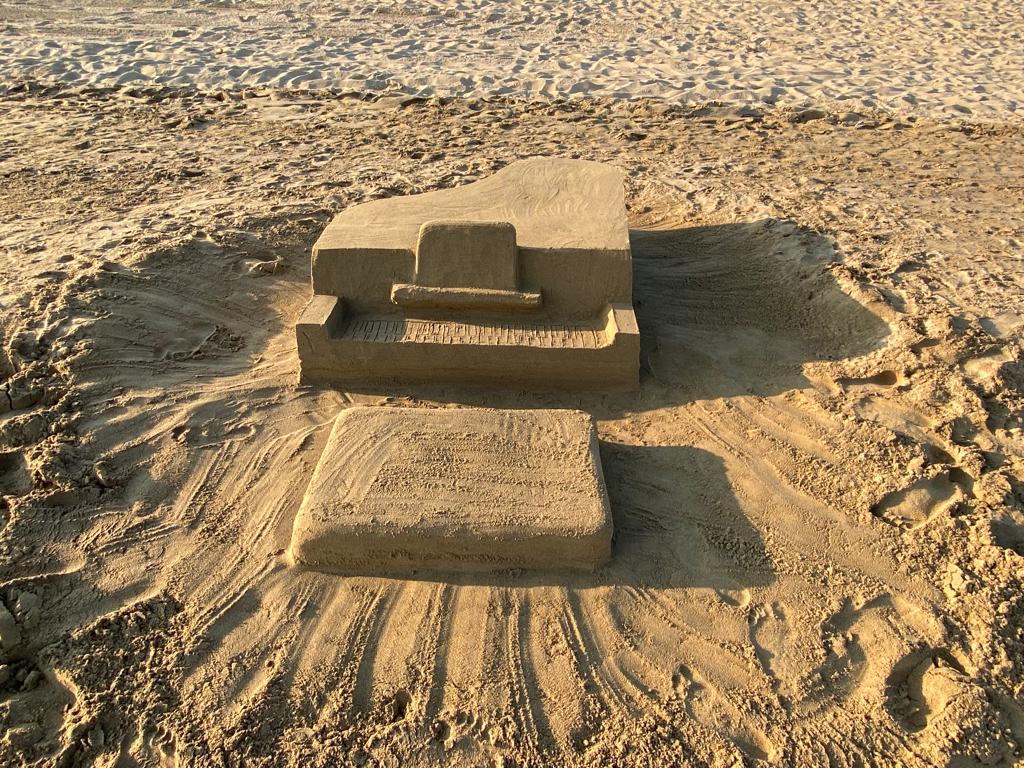 Klavier aus Sand